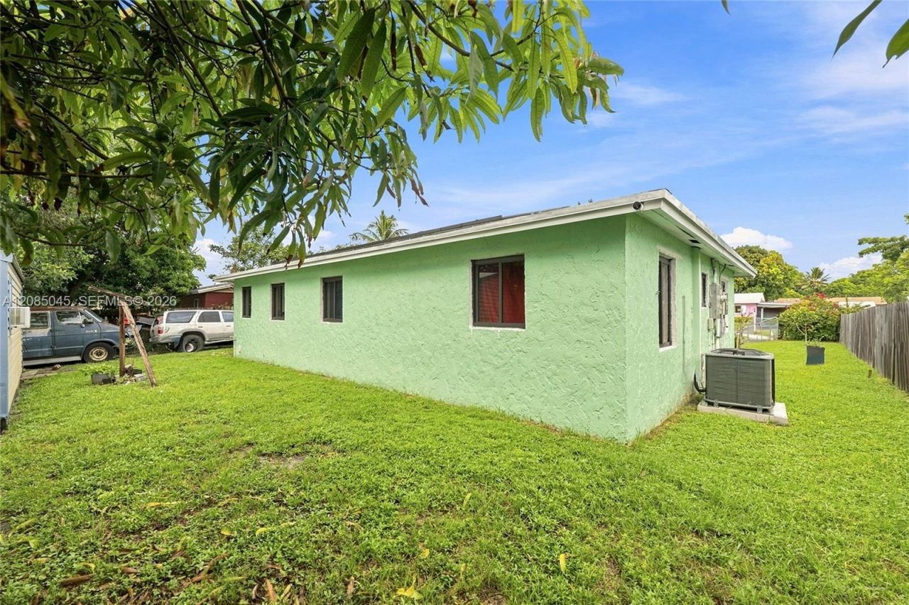 2622 NW 24th Ct, Fort Lauderdale, FL 33311 Photo