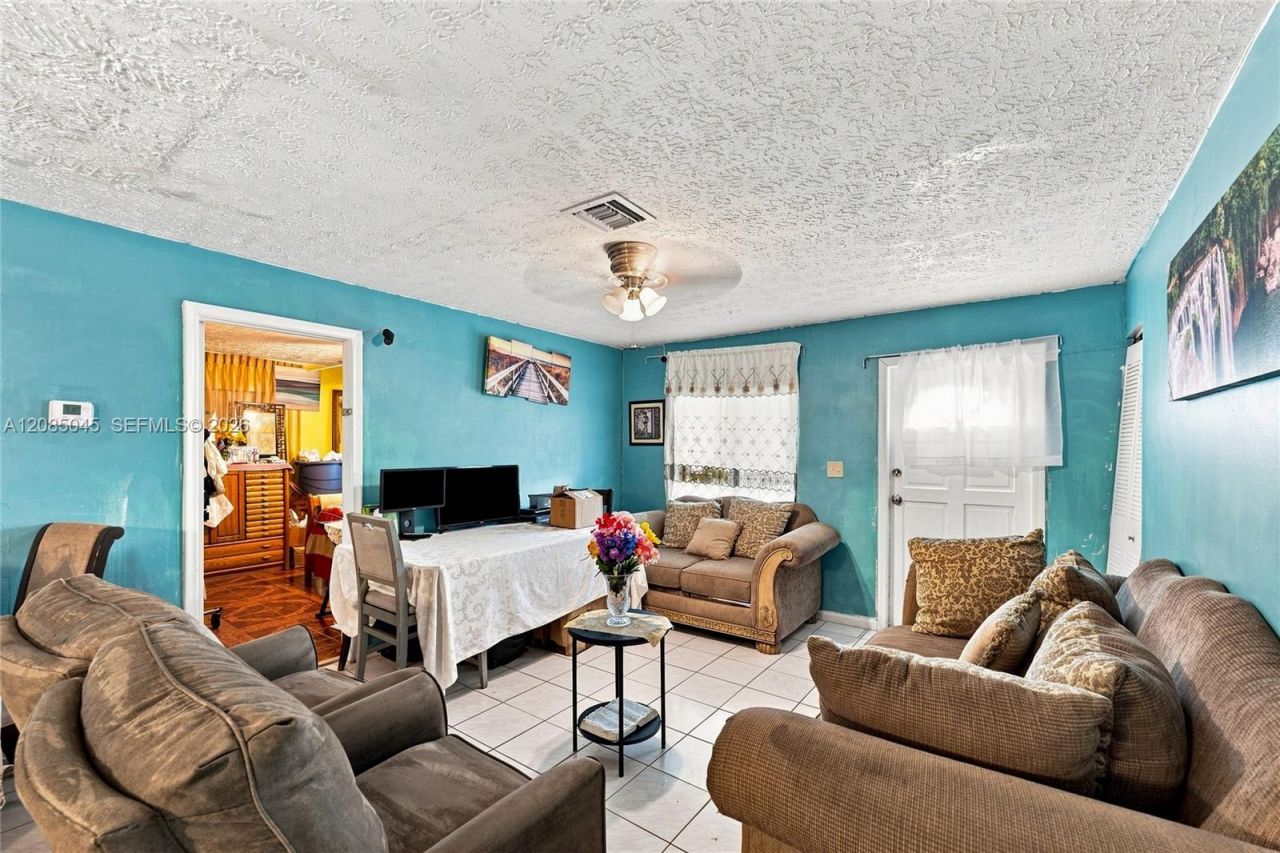 2622 NW 24th Ct, Fort Lauderdale, FL 33311 Photo