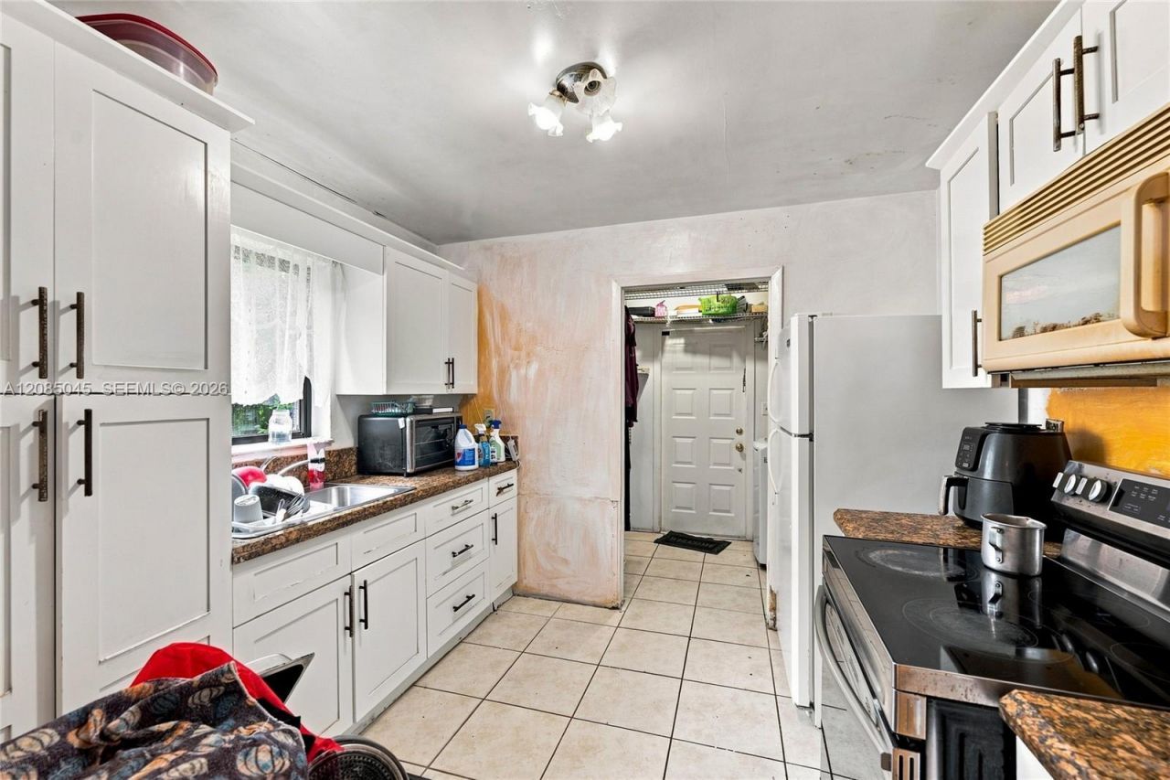 2622 NW 24th Ct, Fort Lauderdale, FL 33311 Photo