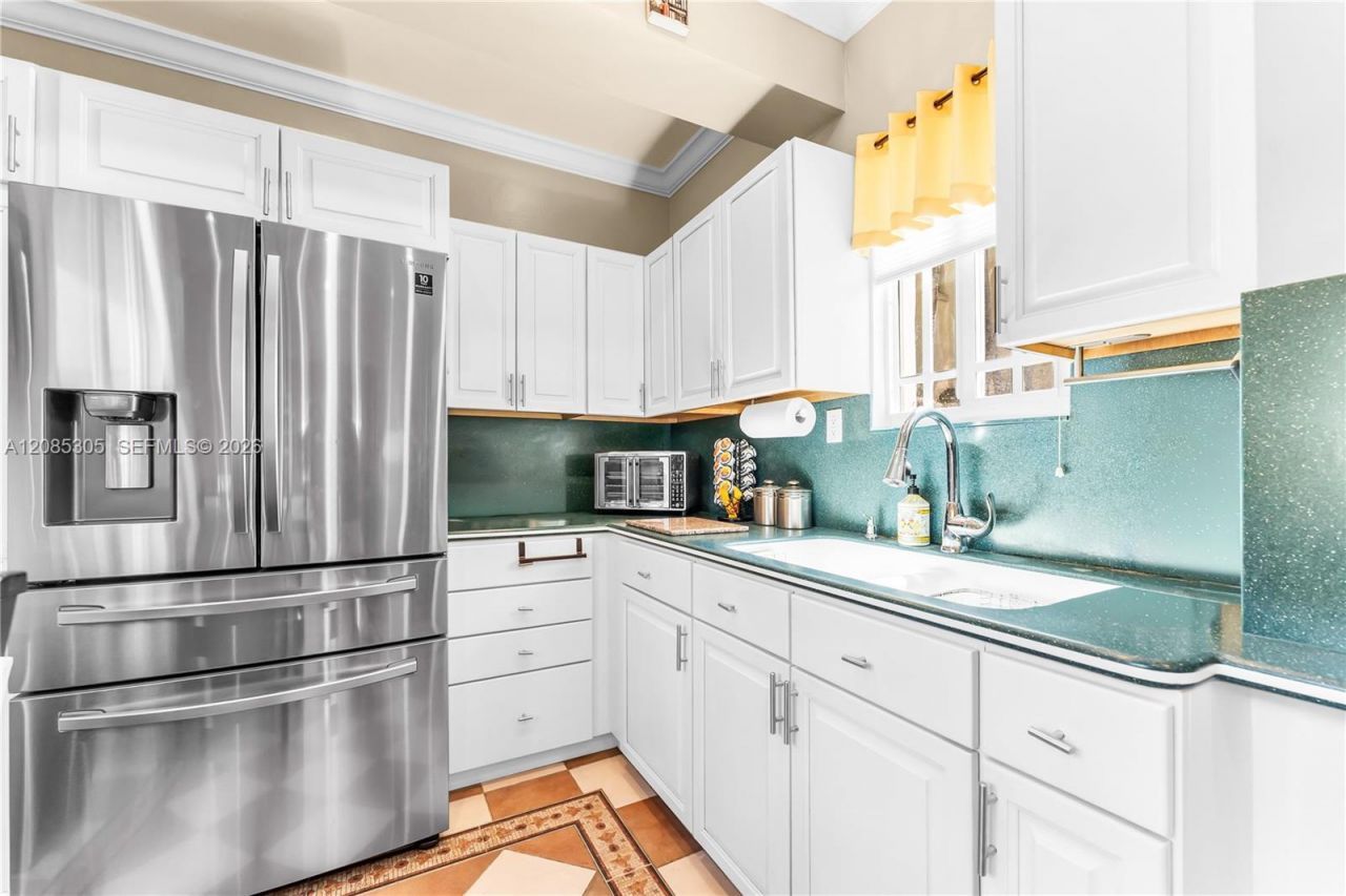 3719 Sheridan Ave, Miami Beach, FL 33140 Photo