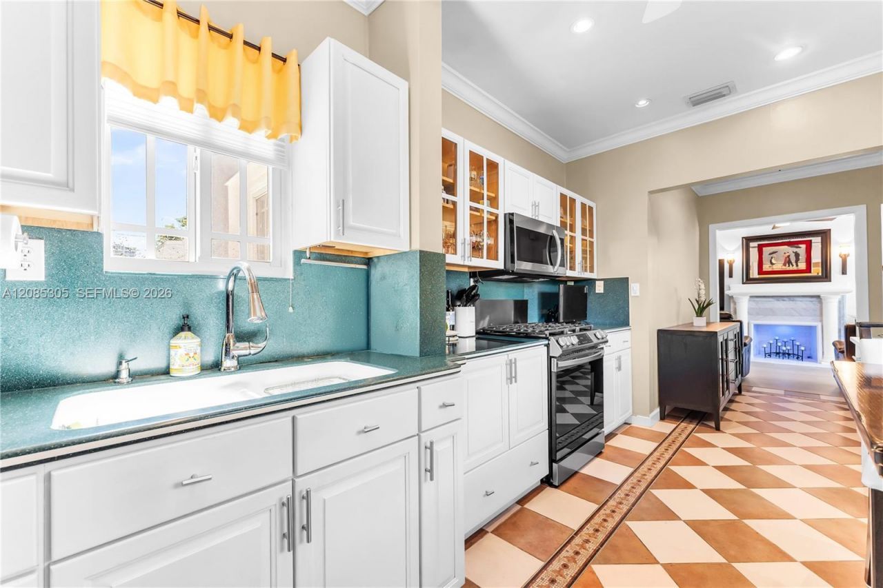 3719 Sheridan Ave, Miami Beach, FL 33140 Photo
