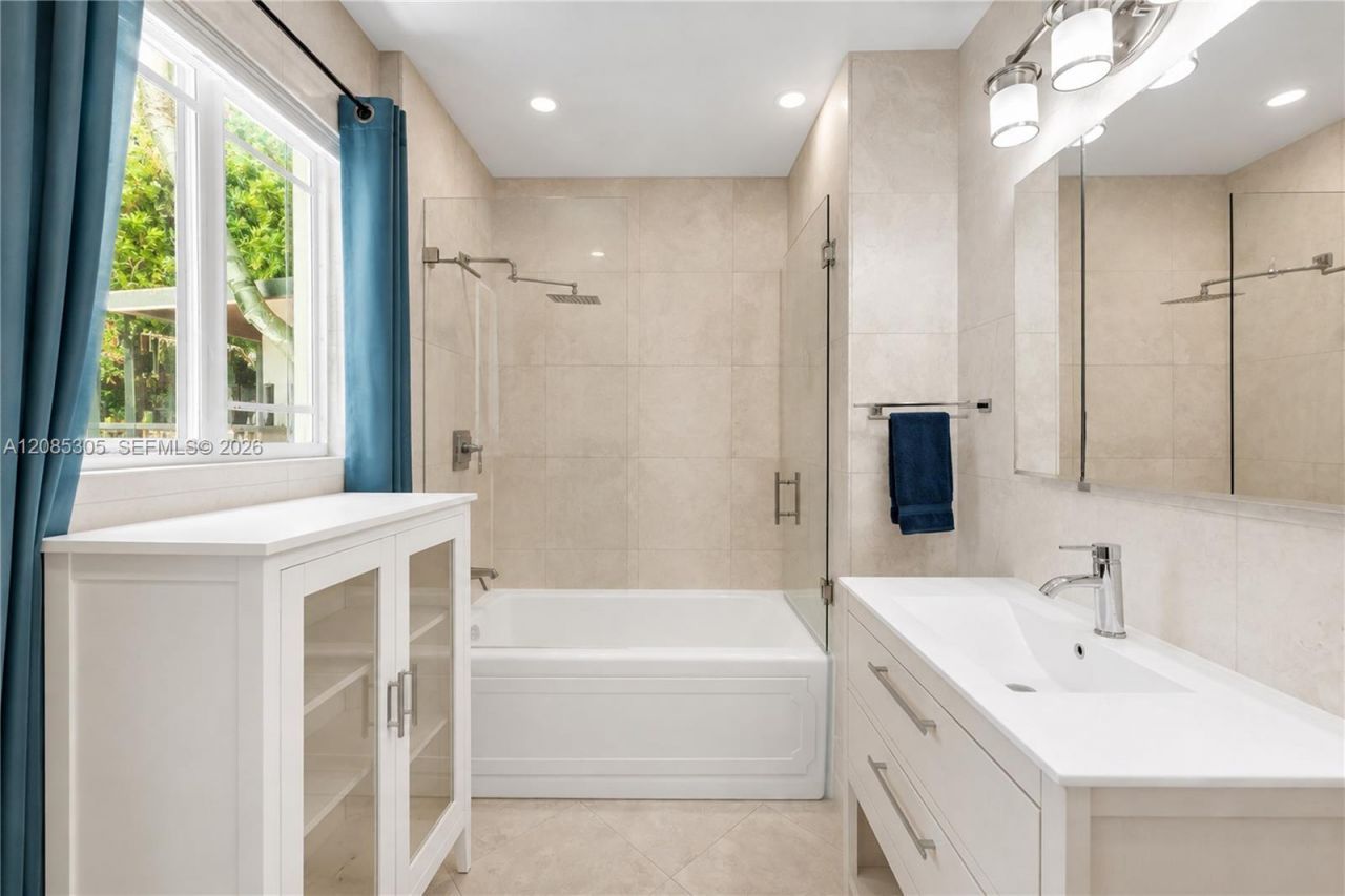 3719 Sheridan Ave, Miami Beach, FL 33140 Photo