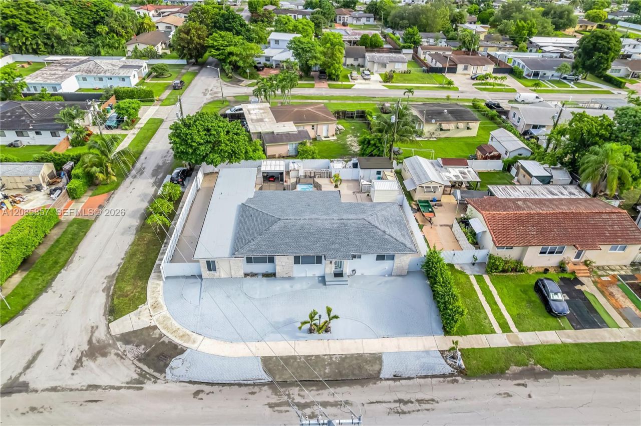 9365 SW 44th St, Miami, FL 33165 Photo