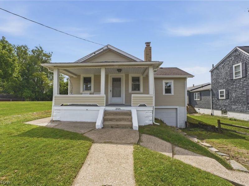 1916 29th Street NW, Canton, OH 44709 Photo 1