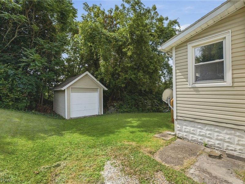 1916 29th Street NW, Canton, OH 44709 Photo 6