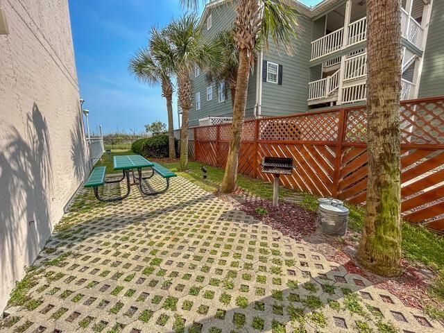 1401 S Ocean Blvd. S Photo 17