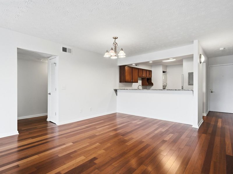 112 Winding Way, Unit G, Covington, KY 41011 Photo 3
