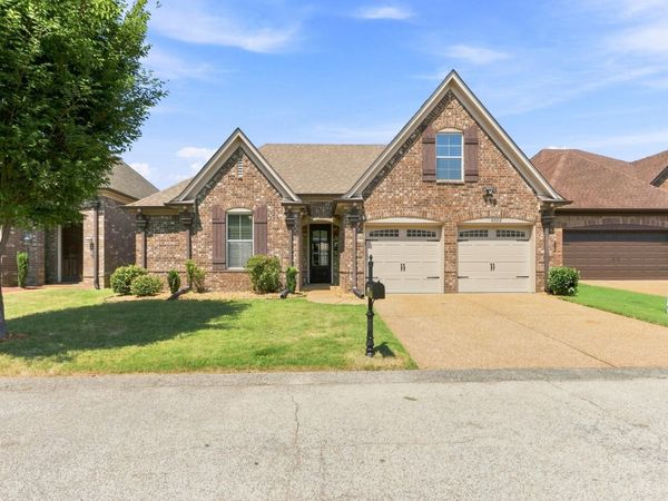 8522 WOODLAND ROSE CIR, Memphis, TN 38016