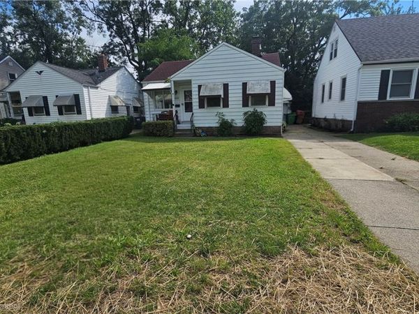 12332 Park Knoll Drive, Garfield Heights, OH 44125