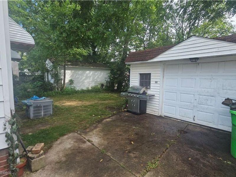 12332 Park Knoll Drive, Garfield Heights, OH 44125 Photo 7