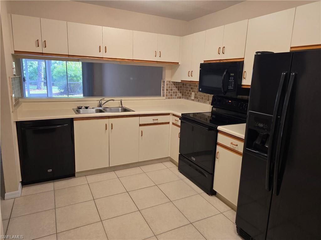 5750 Woodmere Lake Cir, Unit H101, Naples, FL 34112 Photo