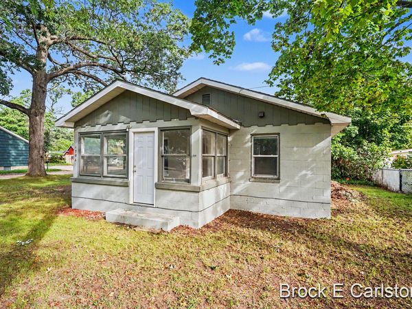1756 Marquette Avenue, Muskegon, MI 49442