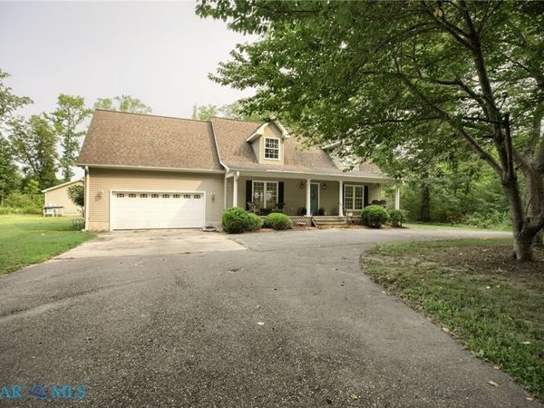 5494 T C Walker Road , Gloucester, VA 23061
