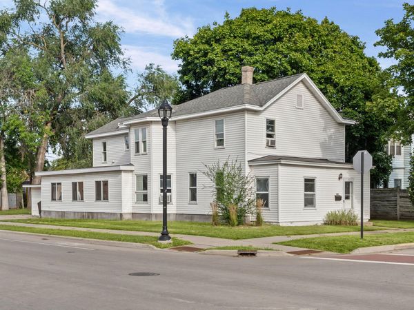 1603 Charles St, La Crosse, WI 54603