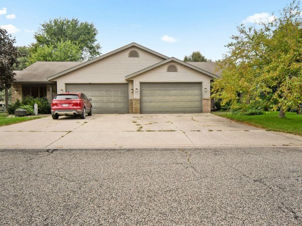 706 Forest Edge Drive, Mazomanie, WI 53560