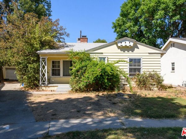 16431 Hamlin Street, Lake Balboa, CA 91406