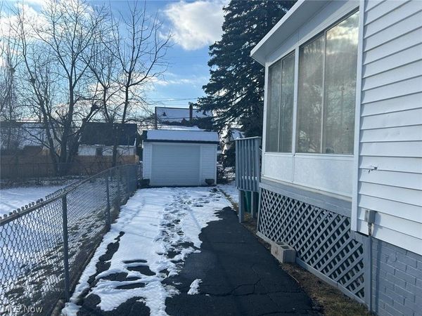 5146 Arch Street , Maple Heights, OH 44137