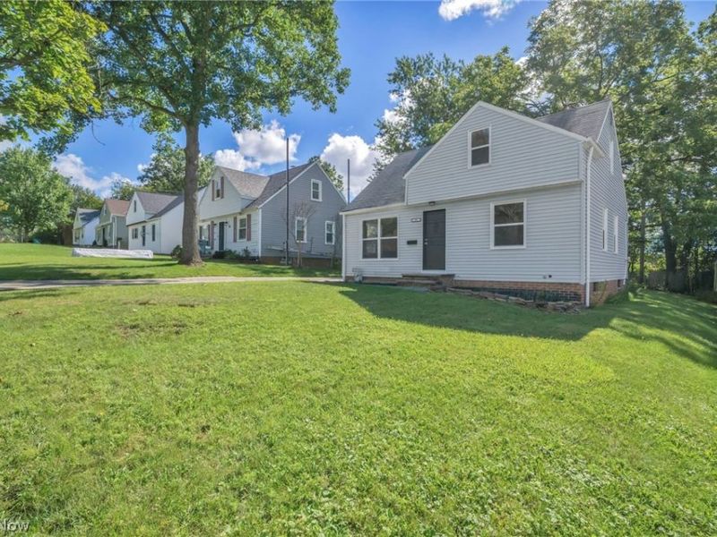 90 Cowles Avenue, Bedford, OH 44146 Photo 3