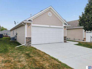 3024 Gunsmoke Drive, Lincoln, NE 68507