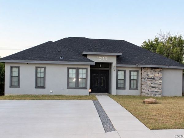 2213 Willow Trail Drive, Eagle Pass, TX 78852