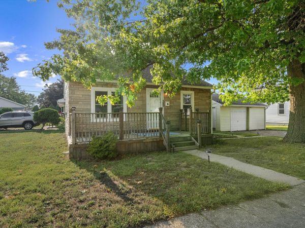 105 Wexford Avenue, Belleville, MI 48111