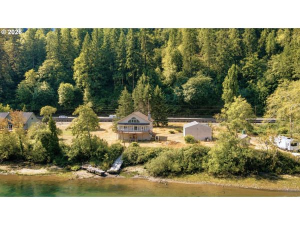 41515 STATE HIGHWAY 38, Reedsport, OR 97467