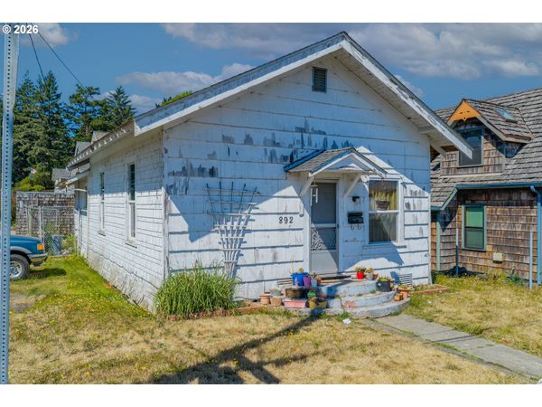 892 COLORADO AVE, North Bend, OR 97459