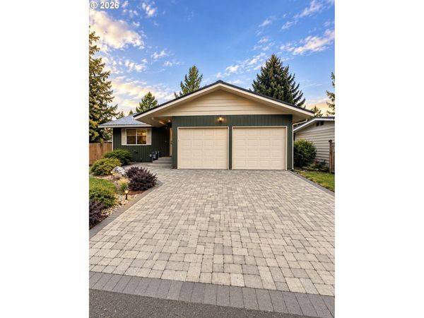 703 MILLER DR, La Grande, OR 97850