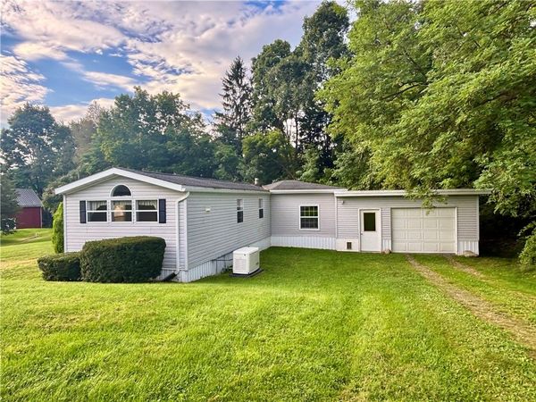 2 Brown Boulevard , Dundee, NY 14837
