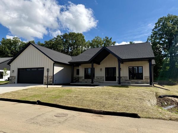 W208N16278 Renee WAY, Jackson, WI 53037