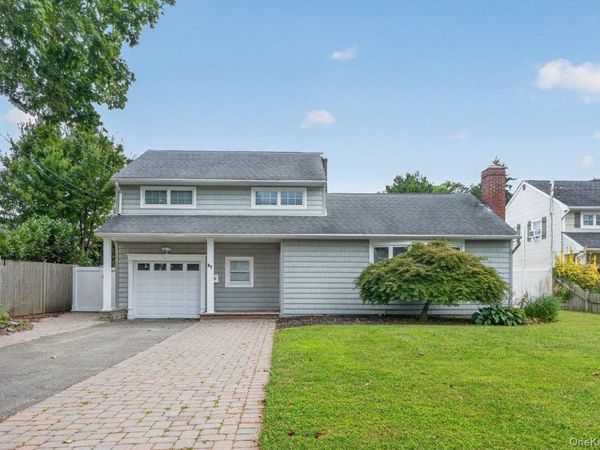 61 Carleton Avenue , Amityville, NY 11701