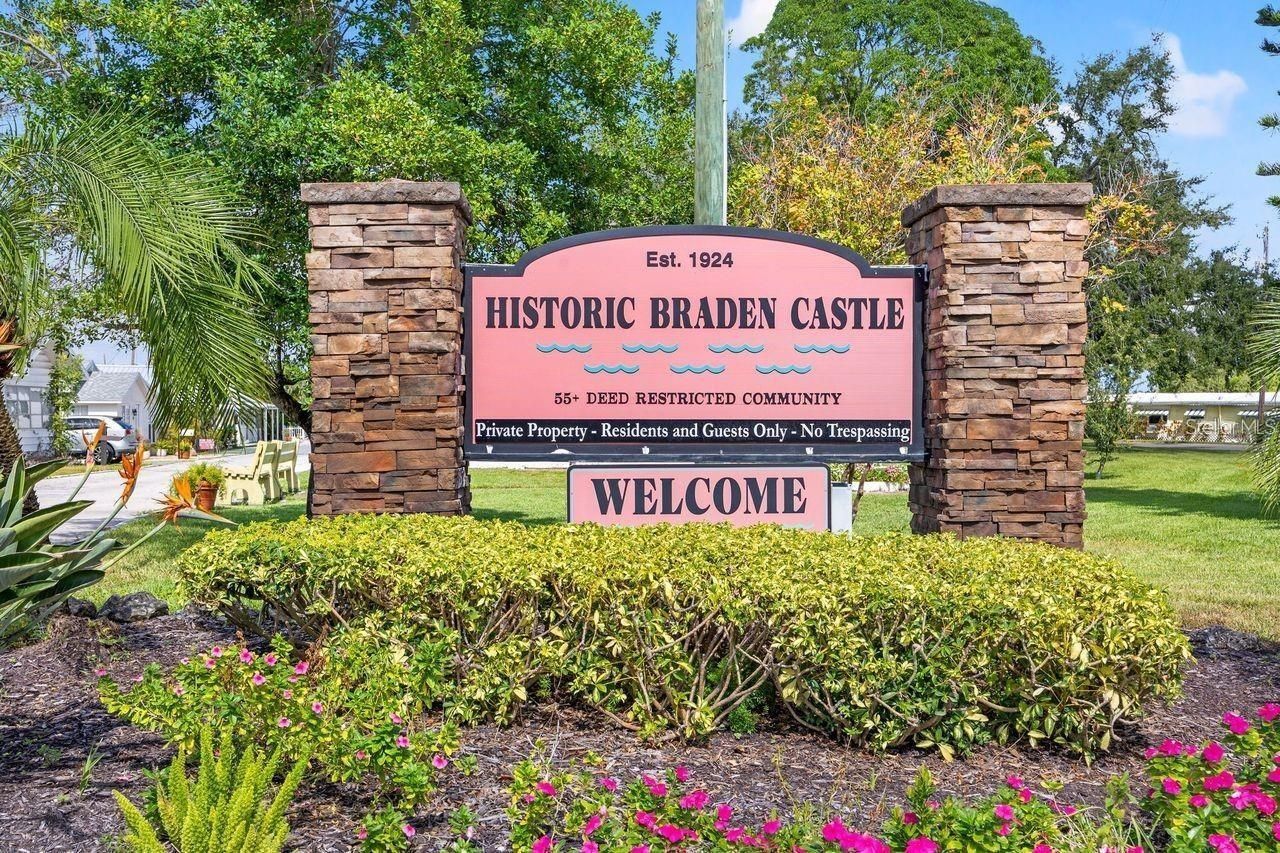 60 Braden Castle Drive, Bradenton, FL 34208 Photo