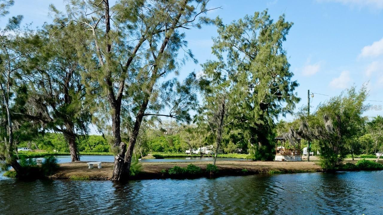 60 Braden Castle Drive, Bradenton, FL 34208 Photo