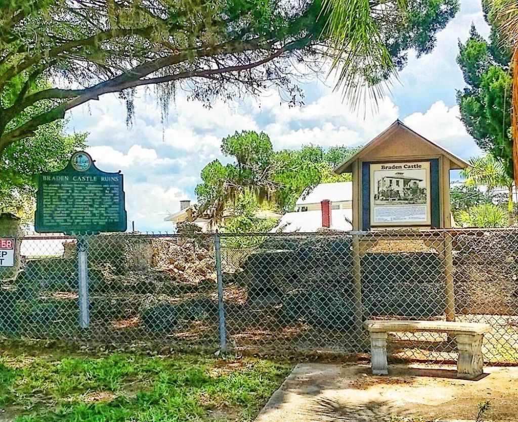 60 Braden Castle Drive, Bradenton, FL 34208 Photo