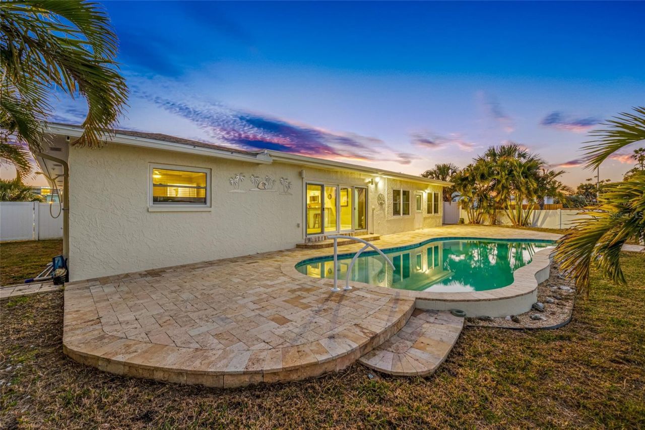 17161 2nd Street E, North Redington Beach, FL 33708 Photo