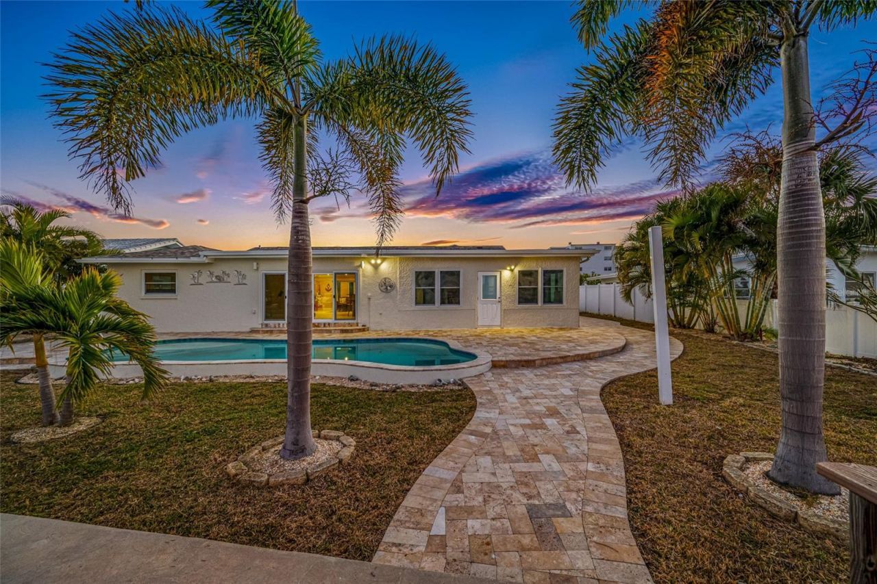 17161 2nd Street E, North Redington Beach, FL 33708 Photo