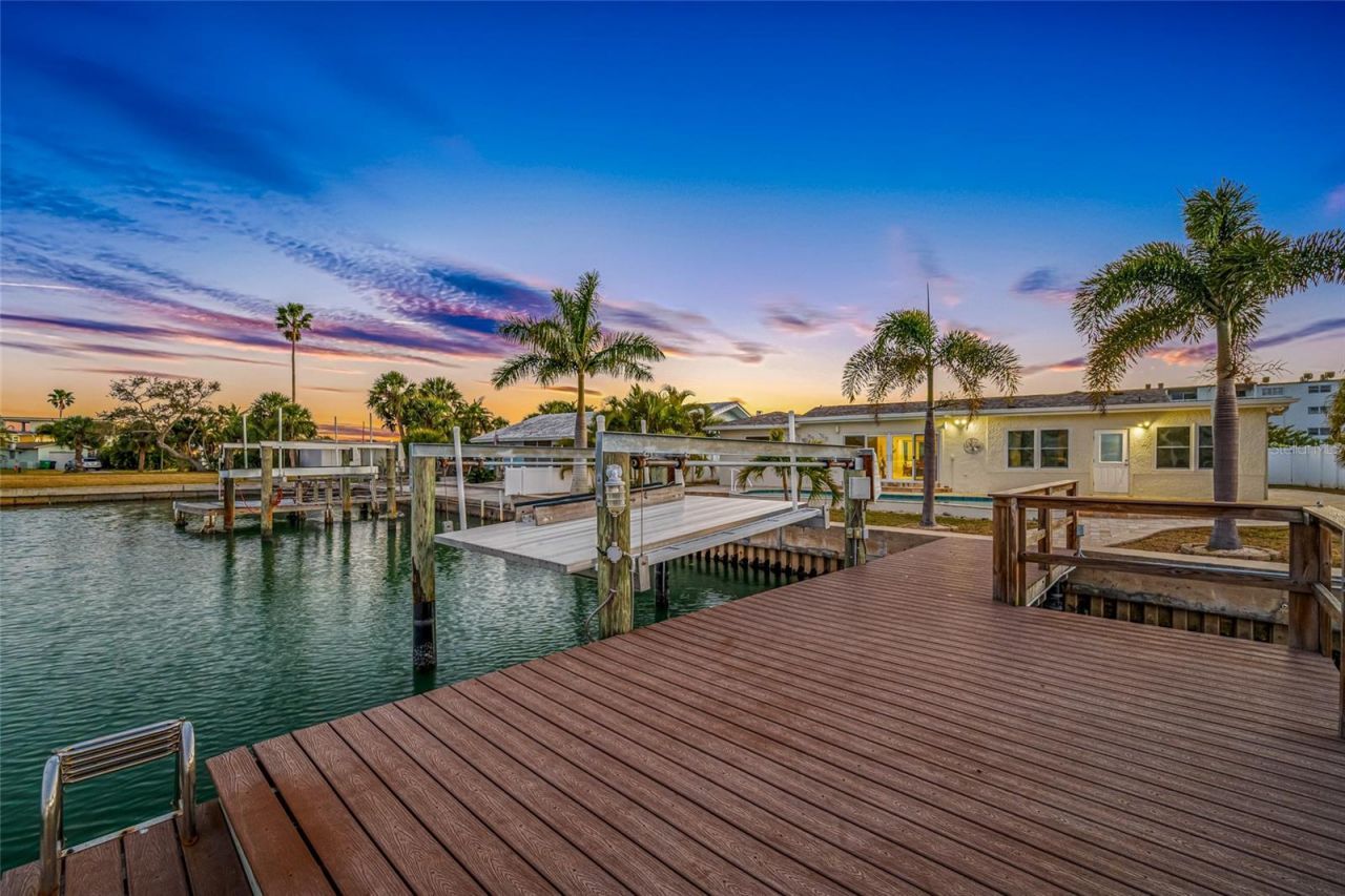 17161 2nd Street E, North Redington Beach, FL 33708 Photo