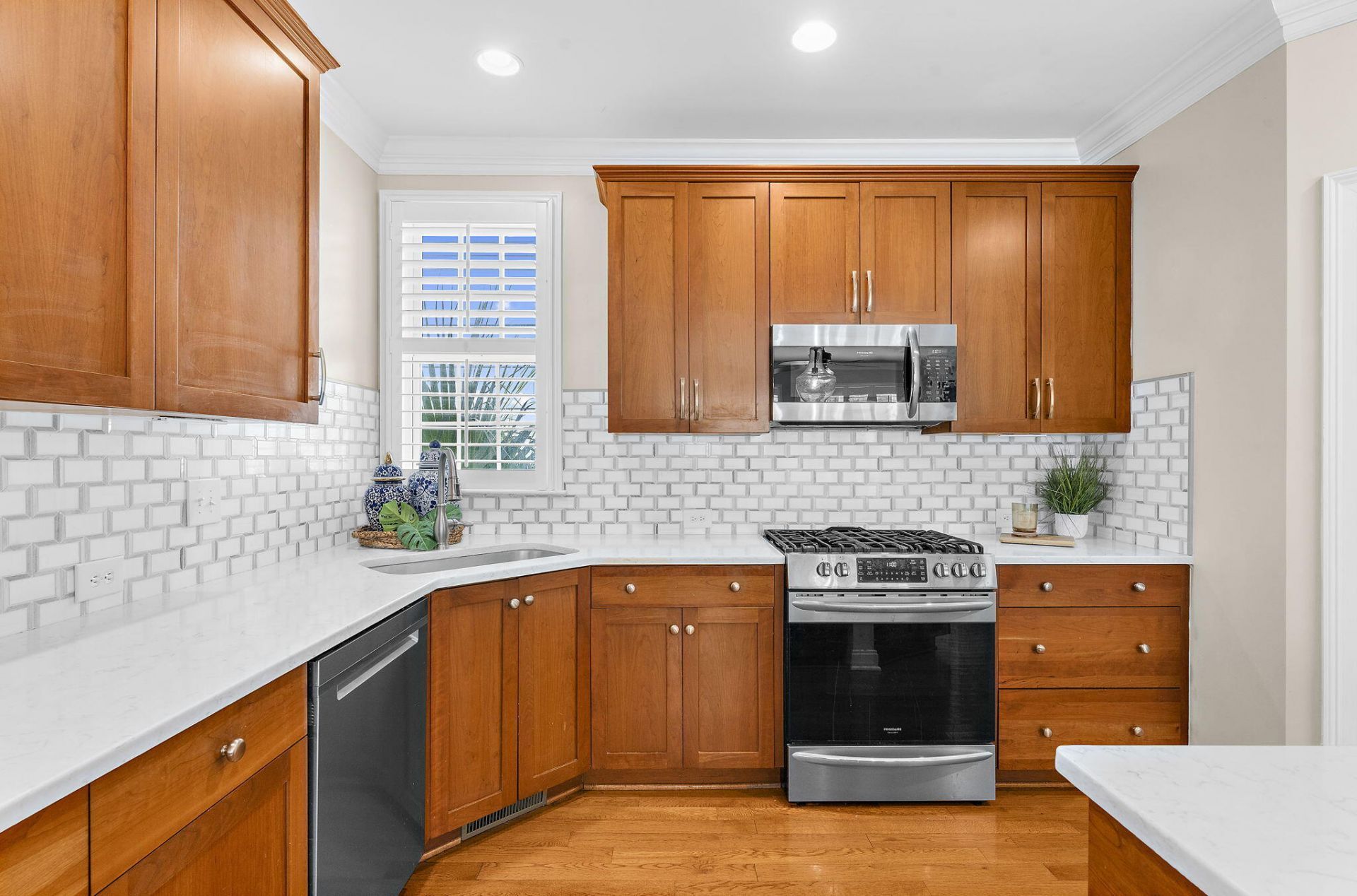 1613 Bulline Street Photo 12