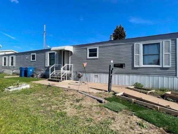 7431 Oakley Street NE, Fridley, MN 55432