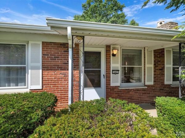 1407 Fox Creek Drive , St Louis, MO 63126