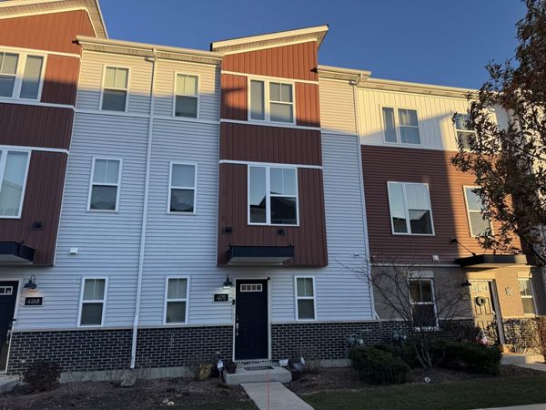 4170 Irving Road , Aurora, IL 60504