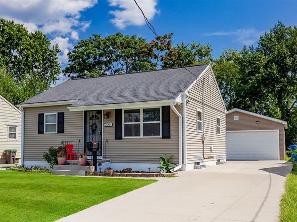 2003 60th Street , Des Moines, IA 50322