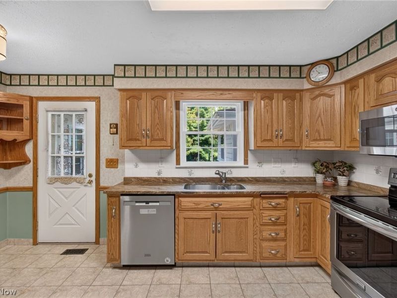 1690 Lares Lane, Brunswick, OH 44212 Photo 14