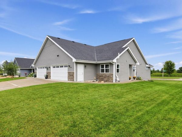 450 Ithaca Court, Oregon, WI 53575