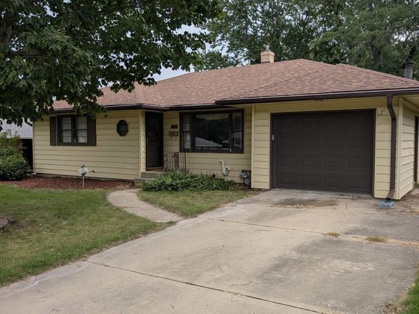 2352 Wisconsin Road, ROCKFORD, IL 61108