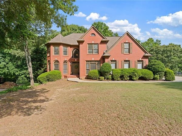 163 Woodcliff Drive , Suwanee, GA 30024