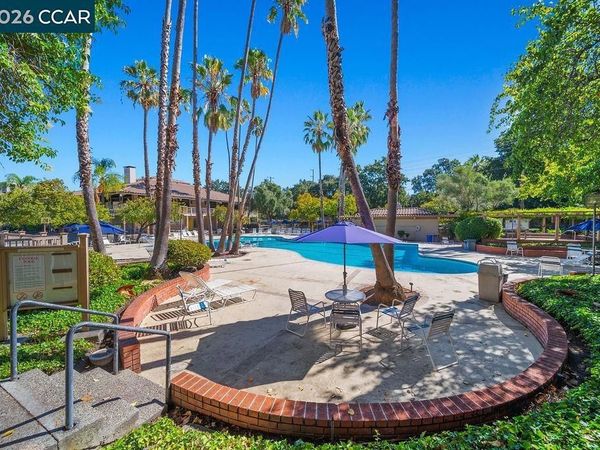 490 N Civic Dr, Unit 102, Walnut Creek, CA 94596