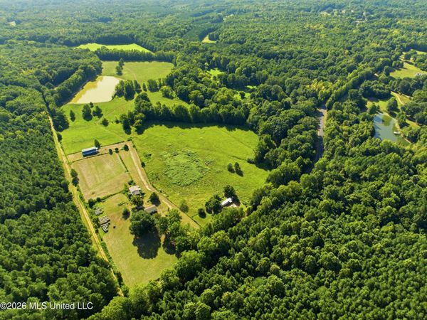 2208 Bend Road, Coldwater, MS 38618