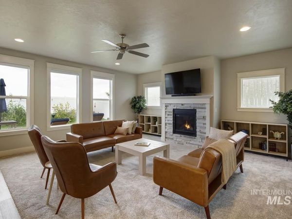 36 S. Ravine, Nampa, ID 83687