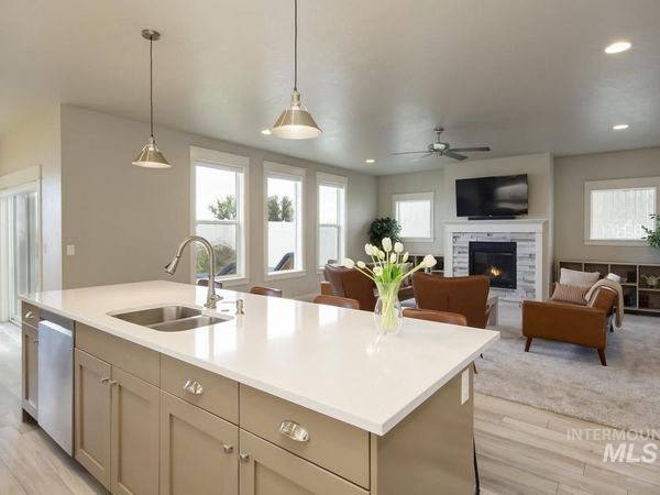 36 S. Ravine, Nampa, ID 83687